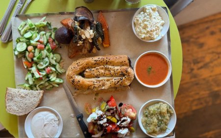 What Are the Most Popular Kosher Mediterranean Street Foods?