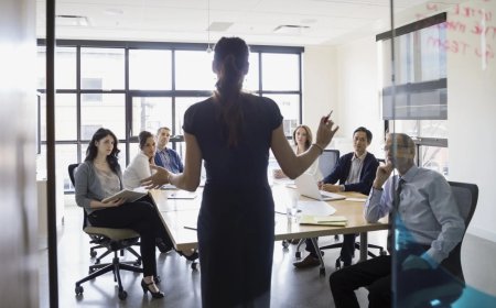 Master Leadership Impact with Communication Coaching and Branding Experts