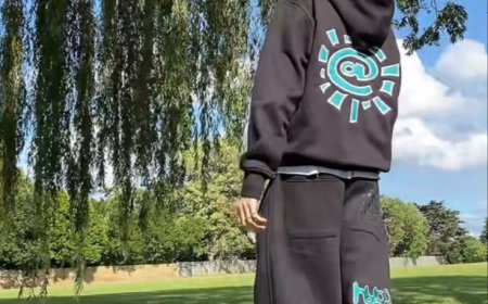 Chasing Comfort: The Appeal of Adwysd Joggers and Zach Bryan Hoodies