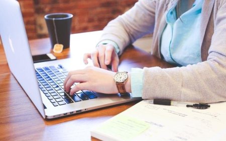 Online Class Assignment Services: The Modern-Day Lifeline for Nursing Students Under Pressure